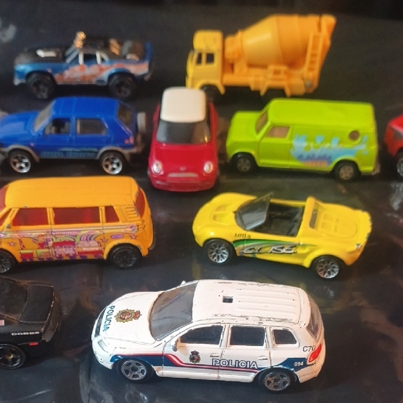 Assorted Match Box Die-Cast Toy Cars Set - Picture 4 of 8